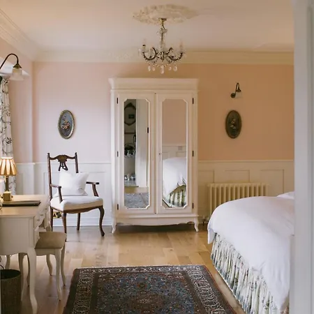 Mossie's 4* Adrigole